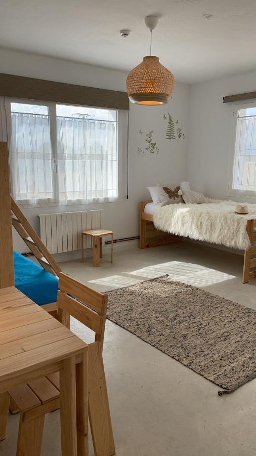 Entheos Hostel Lerin Exterior foto